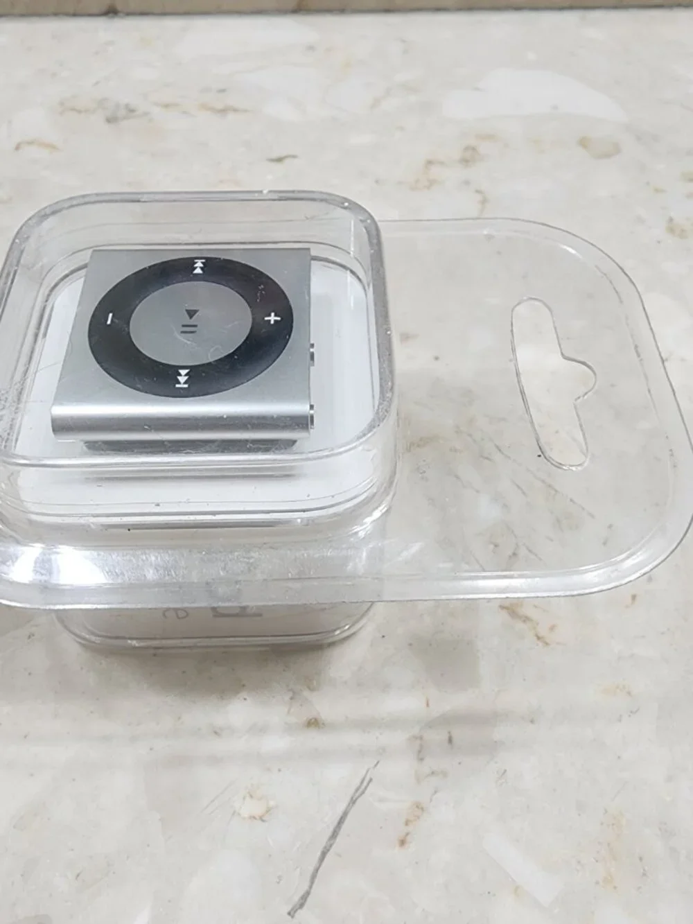 Brand New Sealed Apple iPod shuffle 4th Generation Silver (2 GB)